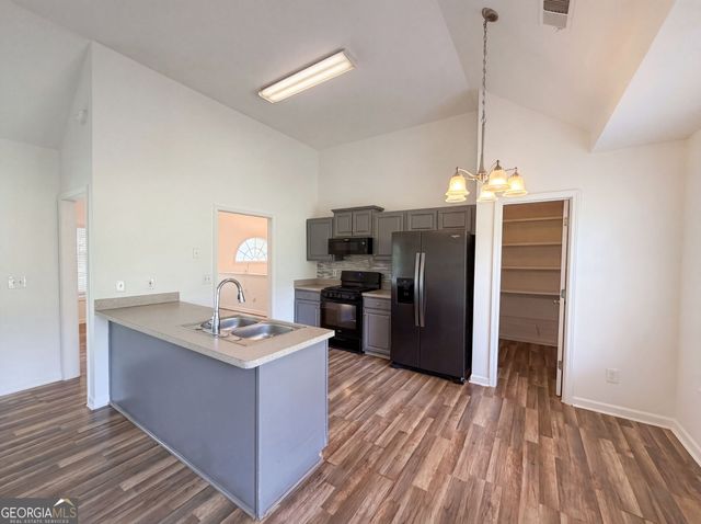 3912 McGuire Way NW, Kennesaw, GA 30144