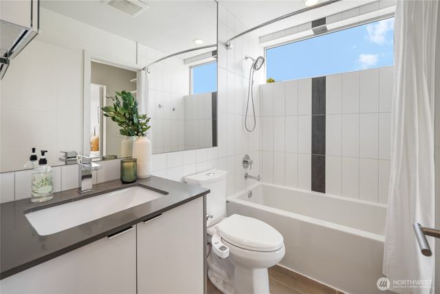 1919 A 9th Avenue W, Seattle, WA 98119
