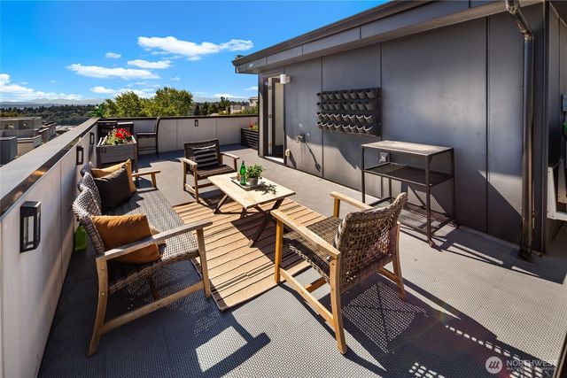 1919 A 9th Avenue W, Seattle, WA 98119