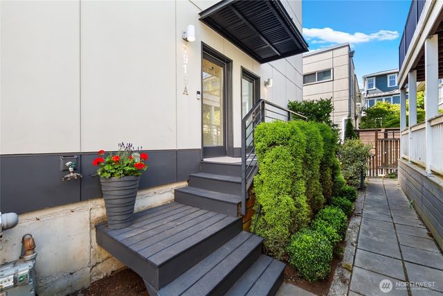 1919 A 9th Avenue W, Seattle, WA 98119