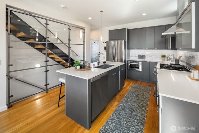 1919 A 9th Avenue W, Seattle, WA 98119