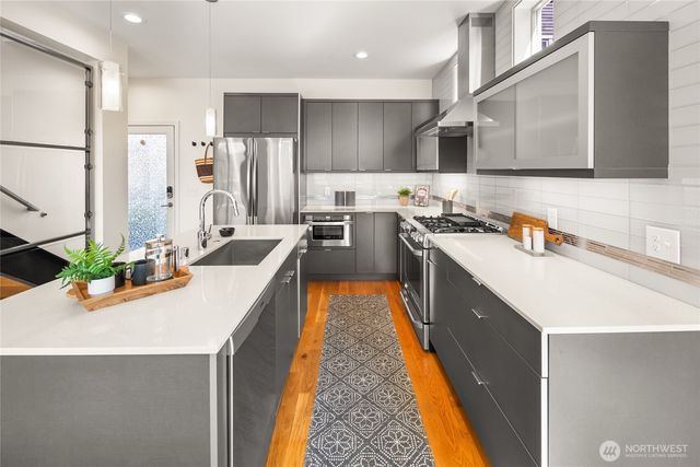 1919 A 9th Avenue W, Seattle, WA 98119