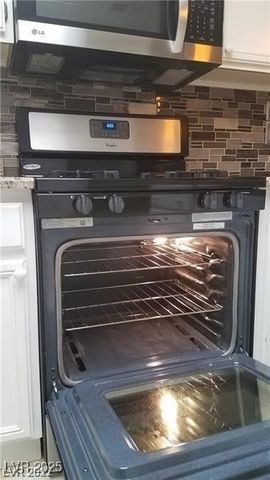 9470 Peace Way 206, Las Vegas, NV 89147