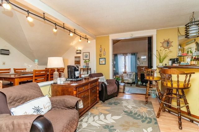 1930 Acushnet Ave, New Bedford, MA 02745