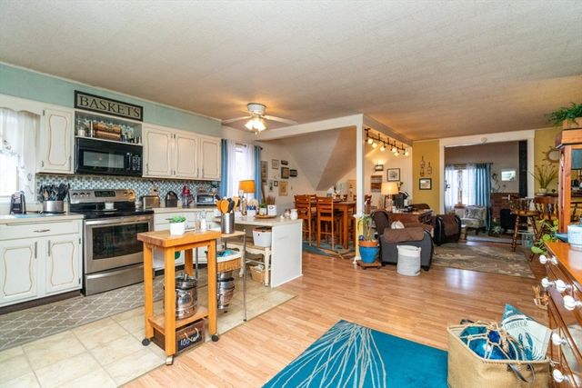 1930 Acushnet Ave, New Bedford, MA 02745