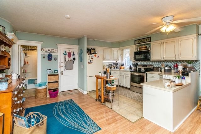 1930 Acushnet Ave, New Bedford, MA 02745