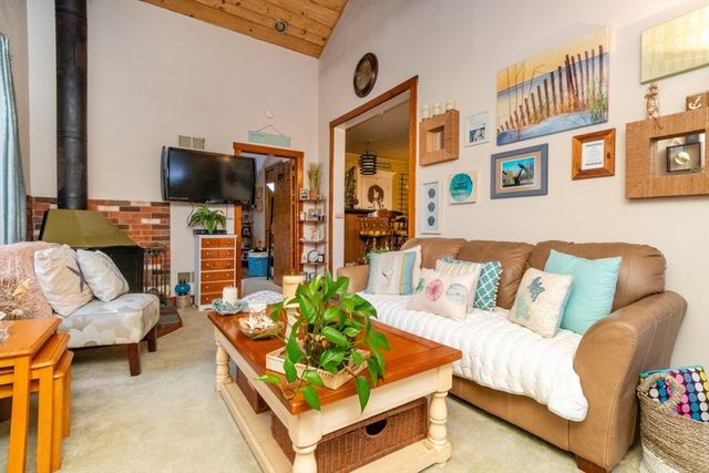 1930 Acushnet Ave, New Bedford, MA 02745