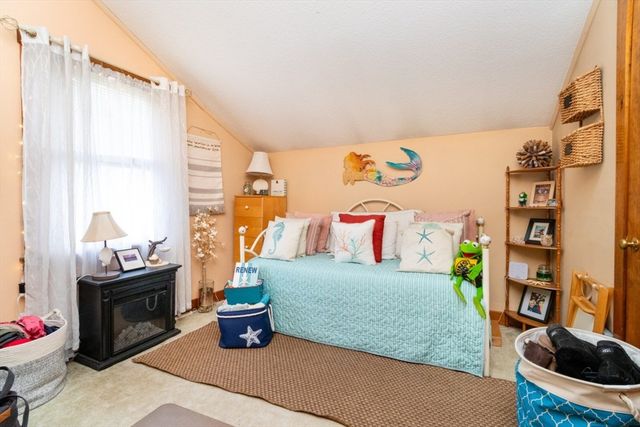 1930 Acushnet Ave, New Bedford, MA 02745