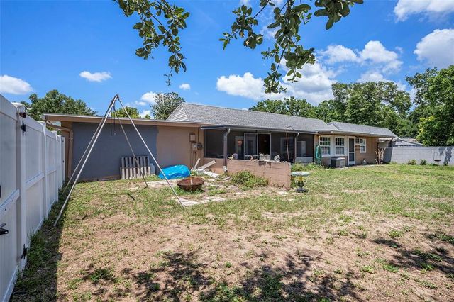 702 REGENT CIRCLE S, Brandon, FL 33511