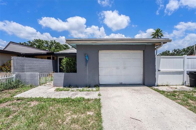 702 REGENT CIRCLE S, Brandon, FL 33511