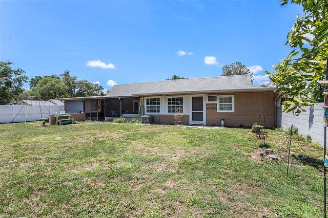 702 REGENT CIRCLE S, Brandon, FL 33511