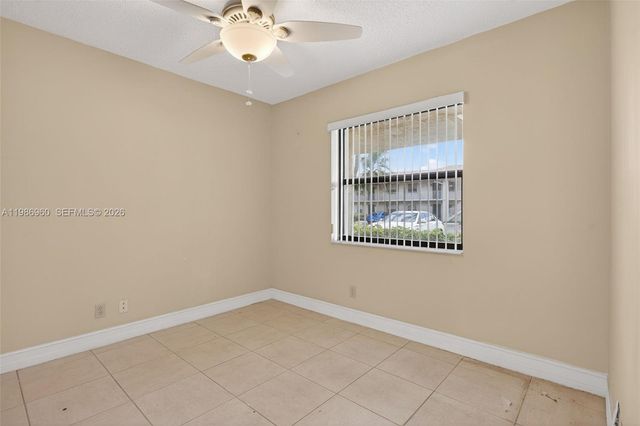 5520 Lakeside Dr 105, Margate, FL 33063