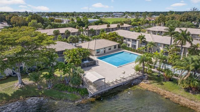 5520 Lakeside Dr 105, Margate, FL 33063