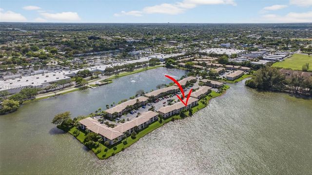 5520 Lakeside Dr 105, Margate, FL 33063