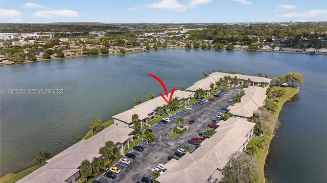 5520 Lakeside Dr 105, Margate, FL 33063