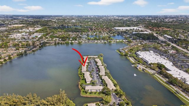5520 Lakeside Dr 105, Margate, FL 33063