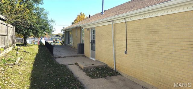 300 W 1st Street, Salem, MO 65560