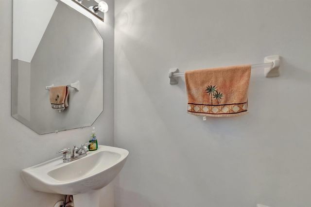 2061 SE Glen Ridge Drive, Port St. Lucie, FL 34952