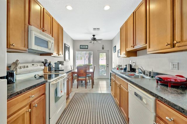 2061 SE Glen Ridge Drive, Port St. Lucie, FL 34952
