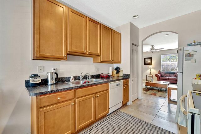 2061 SE Glen Ridge Drive, Port St. Lucie, FL 34952
