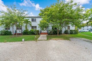 5540 SW 78th St 32C, Miami, FL 33143