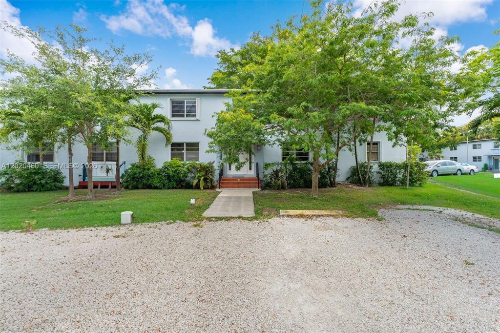 5540 SW 78th St 32C, Miami, FL 33143