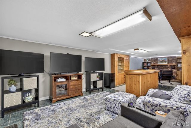 9541 Dulles Court, Affton, MO 63123