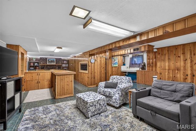 9541 Dulles Court, Affton, MO 63123