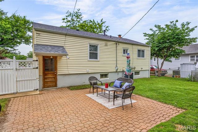 9541 Dulles Court, Affton, MO 63123