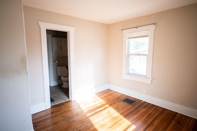 2041 W Elm Street, Springfield, MO 65806