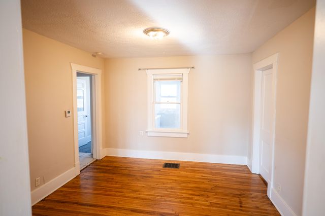 2041 W Elm Street, Springfield, MO 65806