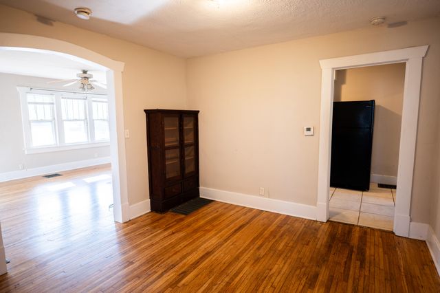 2041 W Elm Street, Springfield, MO 65806