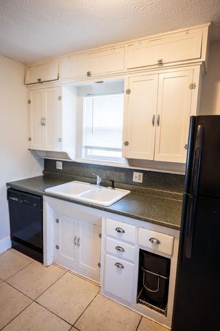 2041 W Elm Street, Springfield, MO 65806