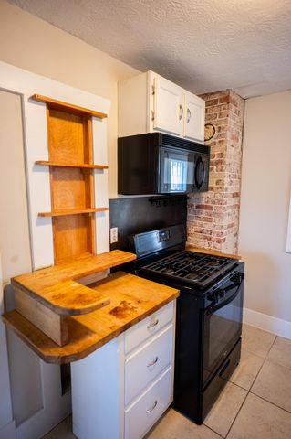 2041 W Elm Street, Springfield, MO 65806