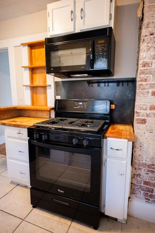 2041 W Elm Street, Springfield, MO 65806