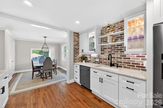 536 Inwood Drive, Charlotte, NC 28209