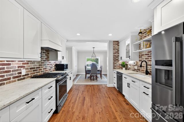 536 Inwood Drive, Charlotte, NC 28209