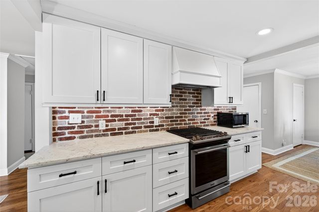 536 Inwood Drive, Charlotte, NC 28209