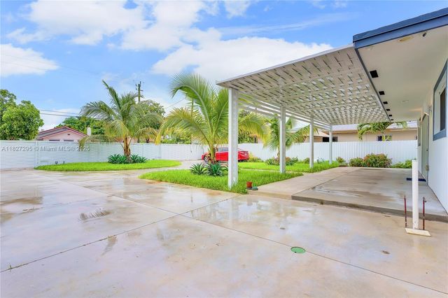 2247 NW 2nd St, Miami, FL 33125