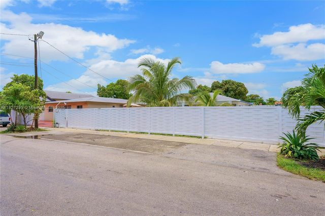2247 NW 2nd St, Miami, FL 33125