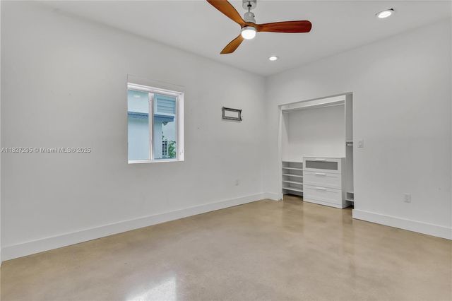 2247 NW 2nd St, Miami, FL 33125