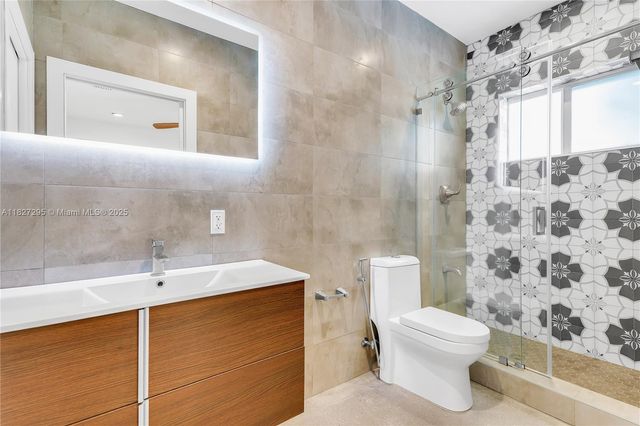 2247 NW 2nd St, Miami, FL 33125