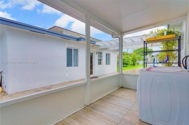 2247 NW 2nd St, Miami, FL 33125