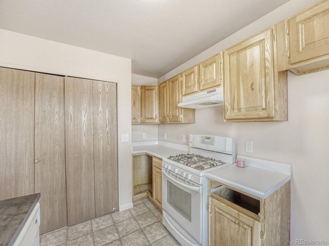 23341 E Saratoga Circle, Aurora, CO 80016