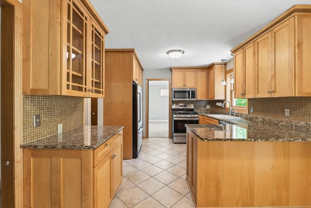 113 E 135th Street, Burnsville, MN 55337