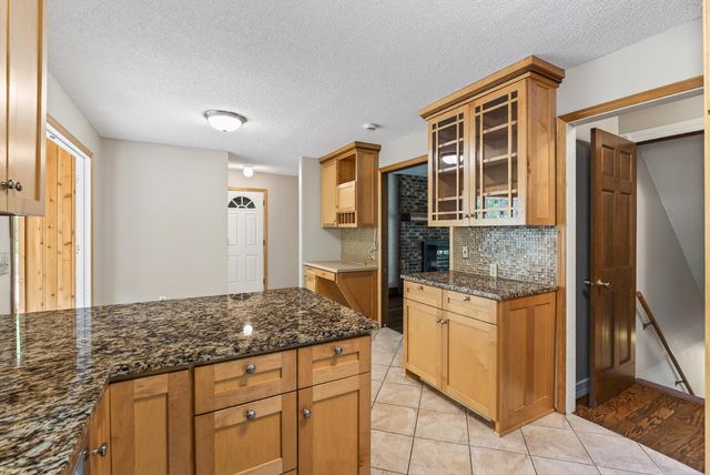 113 E 135th Street, Burnsville, MN 55337