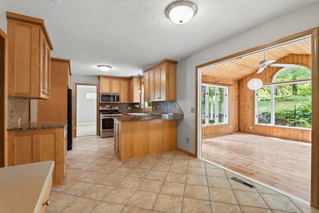 113 E 135th Street, Burnsville, MN 55337