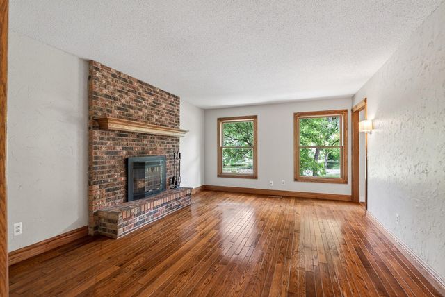 113 E 135th Street, Burnsville, MN 55337