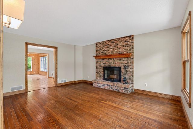113 E 135th Street, Burnsville, MN 55337