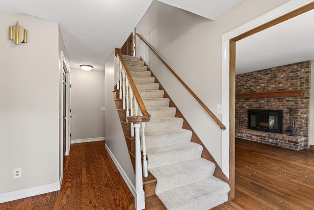 113 E 135th Street, Burnsville, MN 55337